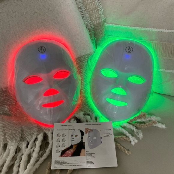 NWOT Professional 7-Color LED Light Therapy Face Mask Spa Grade (2 available)